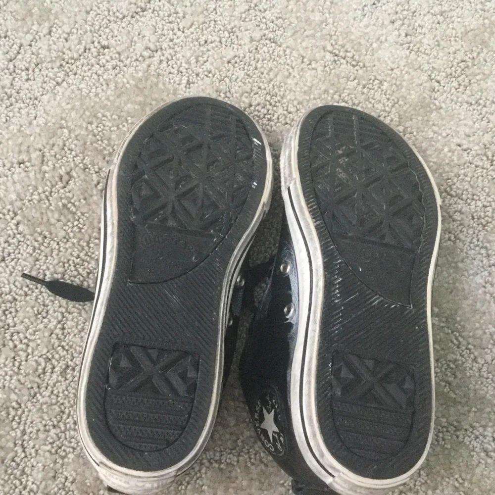 Kids Black Leather Converse High Top Sneakers Size 1.5 Casual Basic Comfort